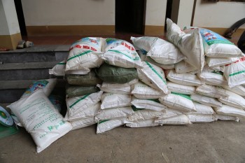 Lạng Sơn: Thu giữ một tấn mì chính nhập lậu
