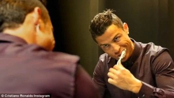 3 phút đánh răng, Ronaldo đã kiếm được số tiền khiến người Việt sốc