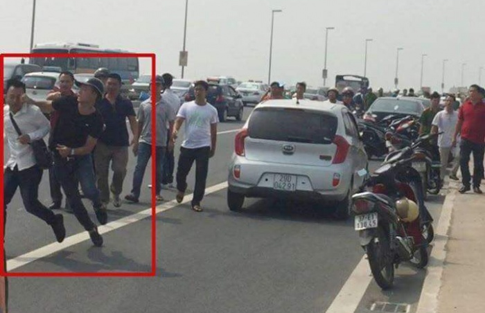 Giám đốc CA Hà Nội lên tiếng vụ cảnh sát hành hung phóng viên trên cầu Nhật Tân