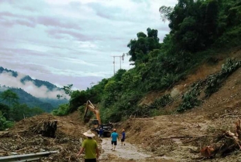 Mới tiếp cận được một phần huyện Mường Lát sau gần một tuần bị lũ cô lập