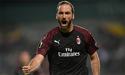 Higuain giúp Milan ra quân thắng lợi ở Europa League