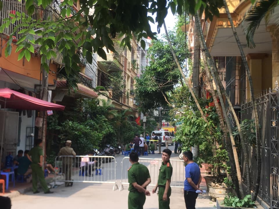 Hà Nội: Án mạng trên phố Nghĩa Đô, hai nữ sinh viên tử vong