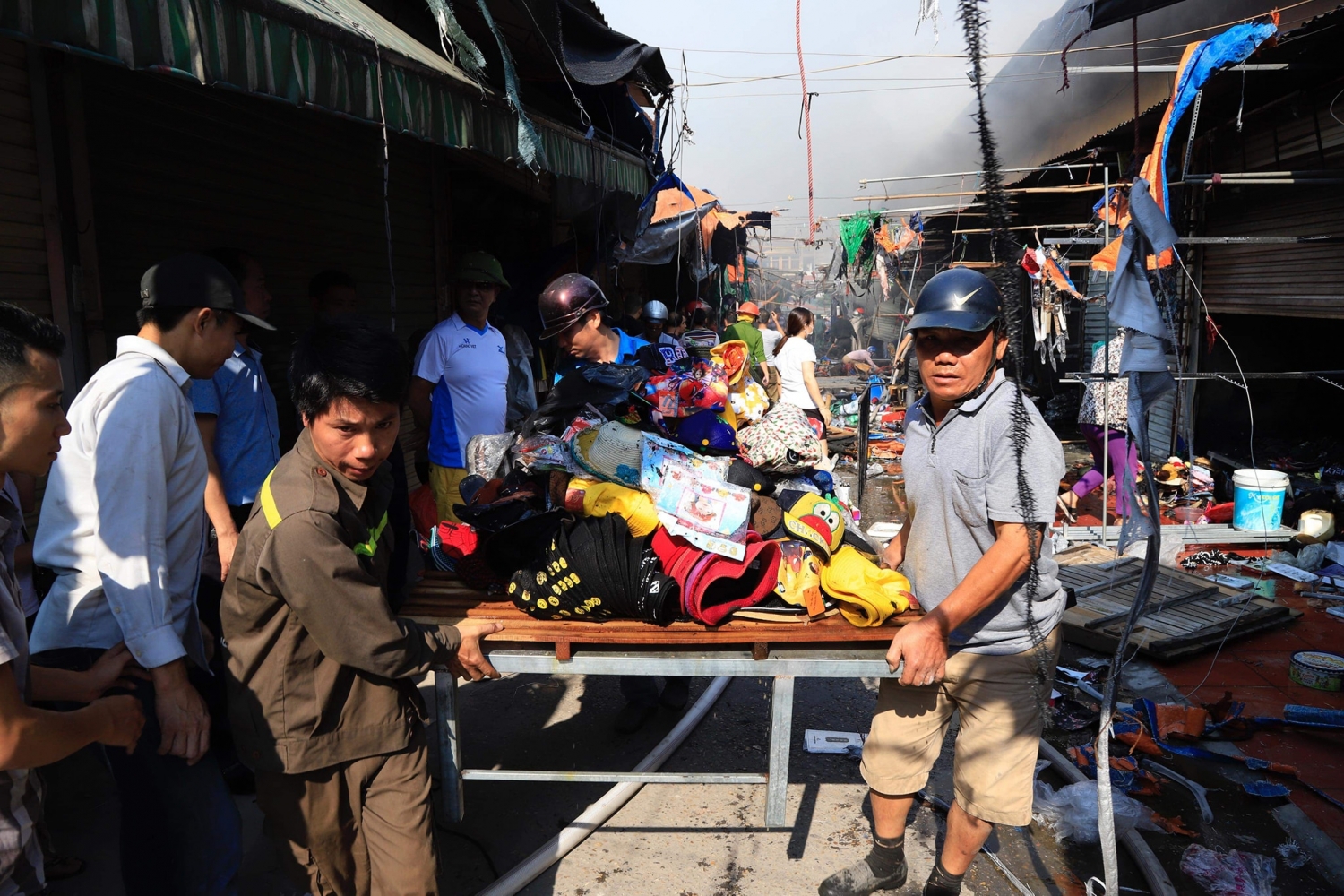Hà Nội: Dập tắt đám cháy tại chợ Tó