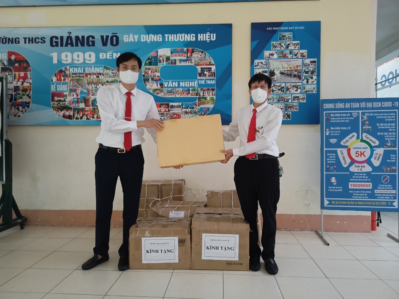 Hà Nội: Học sinh khó khăn ở huyện Ba Vì nhận món quà ý nghĩa trong ngày khai giảng