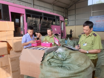Lạng Sơn: Thu giữ hơn 17.200 gói dầu gội, kem xả có dấu hiệu giả mạo nhãn hiệu