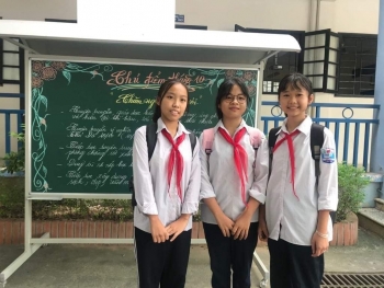 Hà Nội: Ba học sinh lớp 8 nhặt được 50 triệu đồng nộp cho công an