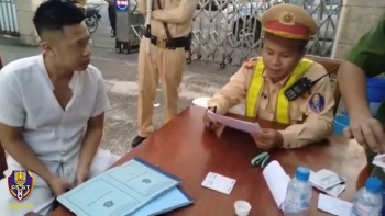 Phát hiện nhiều tài xế dương tính với ma túy trên cao tốc Hà Nội - Lào Cai