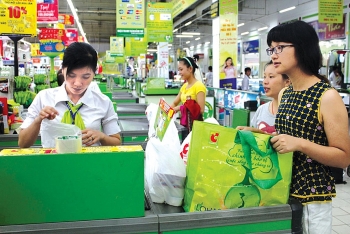 Hầu hết siêu thị, trung tâm thương mại ở Hà Nội không sử dụng túi nilon khó phân hủy