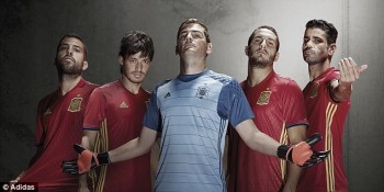 [Ảnh, Video] Chiêm ngưỡng áo đấu mới của ĐKVĐ Tây Ban Nha