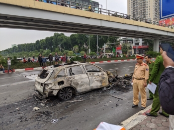 Hà Nội: Thông tin thêm vụ xe Mercedes gây tai nạn rồi bốc cháy