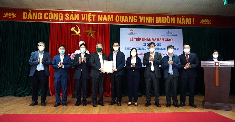 Petrovietnam trao tặng xe cứu thương phục vụ công tác phòng chống dịch Covid 19 tại Thanh Hóa