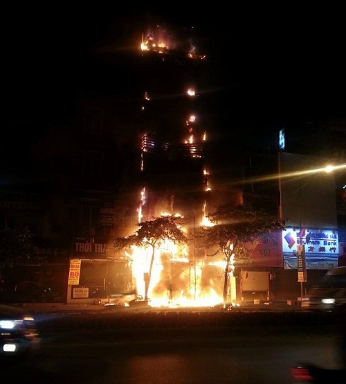 Hà Nội: Cháy thẩm mỹ viện trên đường Kim Mã