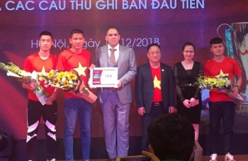 Eurowindow trao thưởng 3,2 tỷ đồng cho Quang Hải, Anh Đức và ĐTVN