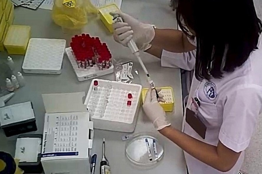 Vụ cắt đôi que thử ở BV Xanh Pôn: Trách nhiệm thuộc Khoa Vi sinh y học