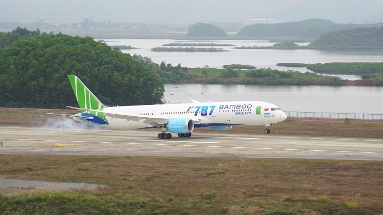 can canh boeing 787 9 dreamliner ha long bay may bay than rong cua bamboo airways