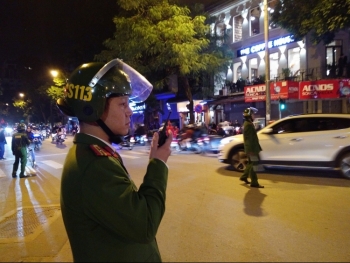 Hà Nội: Dẹp bãi xe "chặt chém", chống đua xe đêm Noel
