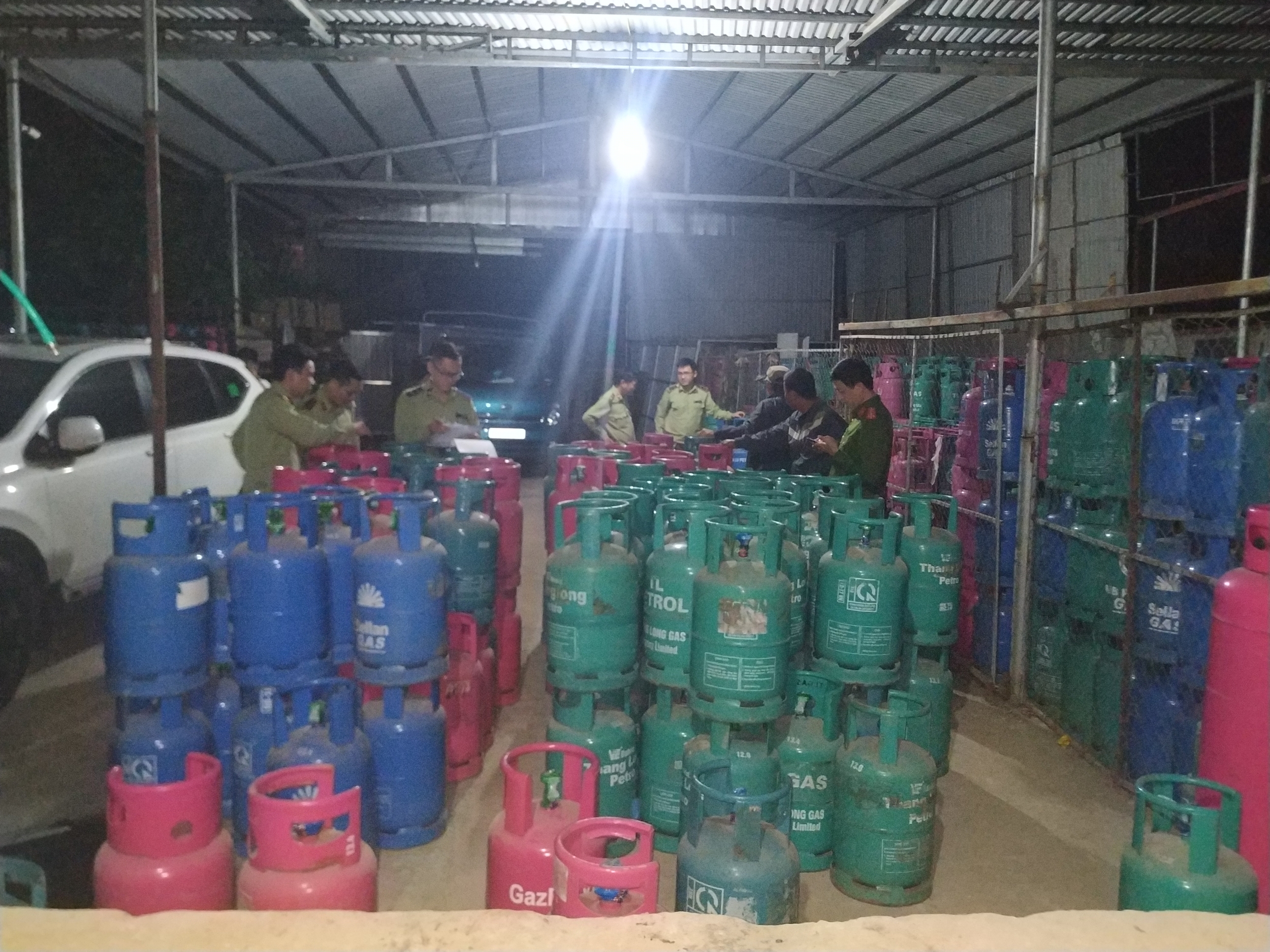 Xử phạt cửa hàng kinh doanh gas nhiều vi phạm ở Ninh Bình