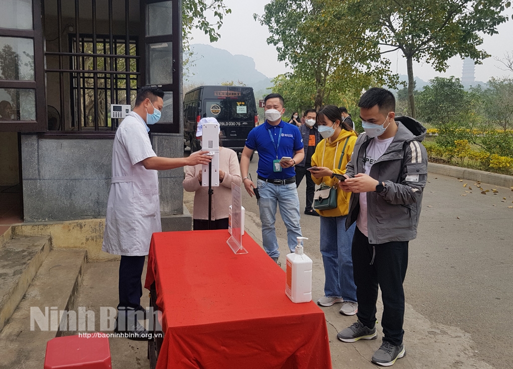 Một tỉnh yêu cầu người đến từ Hà Nội phải cách ly, xét nghiệm PCR