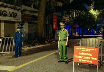 Các chốt kiểm soát người và phương tiện đêm Noel tại Hà Nội