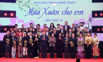 Gần 150 tỷ đồng mang xuân ấm đến với trẻ em nghèo