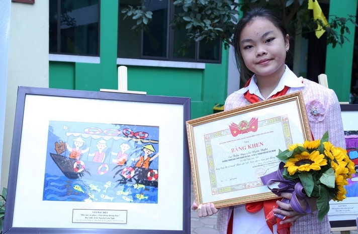 Học sinh lớp 7 giành giải đặc biệt vẽ tranh 