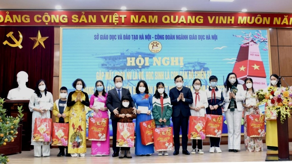 Hà Nội động viên nhà giáo, học sinh là vợ, con các chiến sĩ đang công tác tại biển đảo