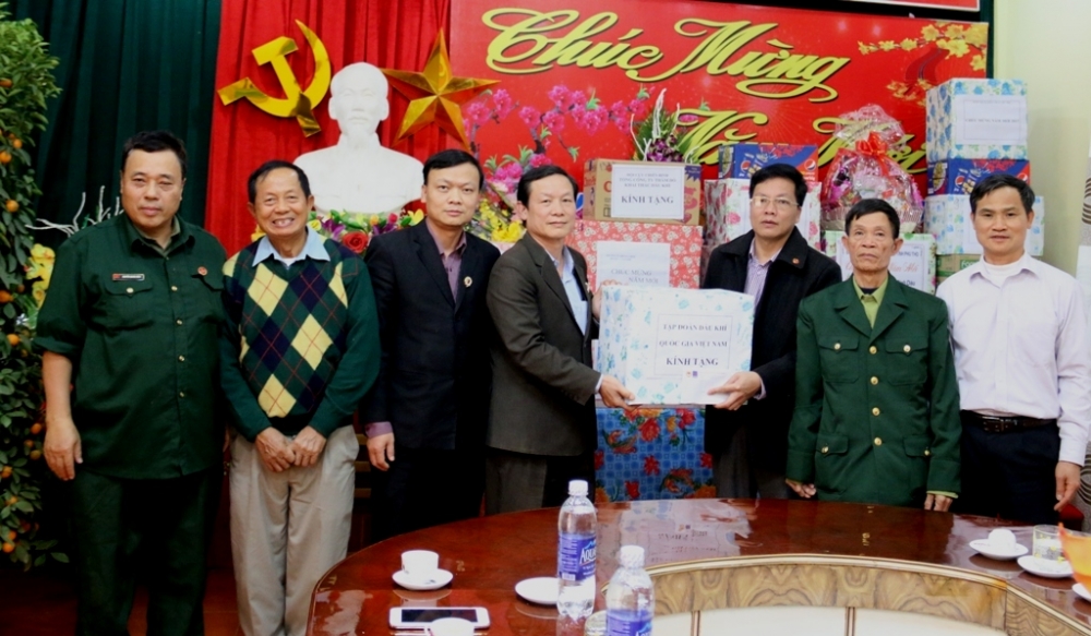 Hội Cựu chiến binh PVN thăm, tặng quà Tết tại Phú Thọ, Hà Giang