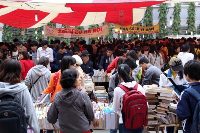 Nhiều ấn phẩm quý hiếm tại phiên chợ Sách xưa lần thứ 2