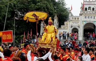 Lễ hội rước “vua sống” độc nhất Hà Thành