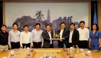 Tổng giám đốc PVN Lê Mạnh Hùng tiếp lãnh đạo Tập đoàn Hóa chất Việt Nam