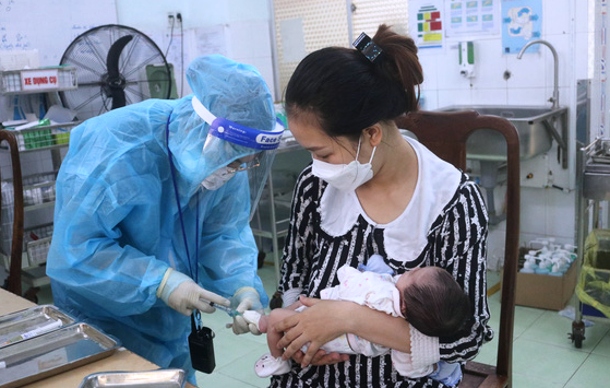 Hà Nội chỉ đạo khẩn về điều trị cho trẻ em nhiễm Covid-19