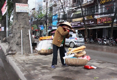 Những phụ nữ "chạy" ngày 8-3