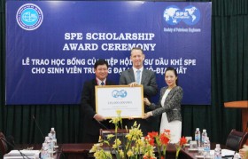 Trao học bổng SPE cho sinh viên Đại học Mỏ - Địa chất