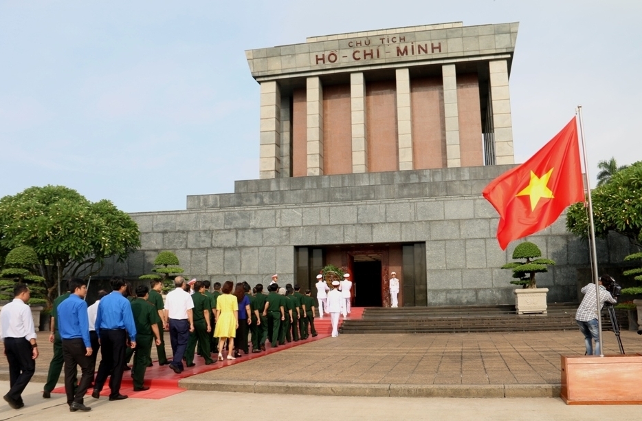 Tạm dừng tổ chức lễ viếng Chủ tịch Hồ Chí Minh vì dịch Covid-19