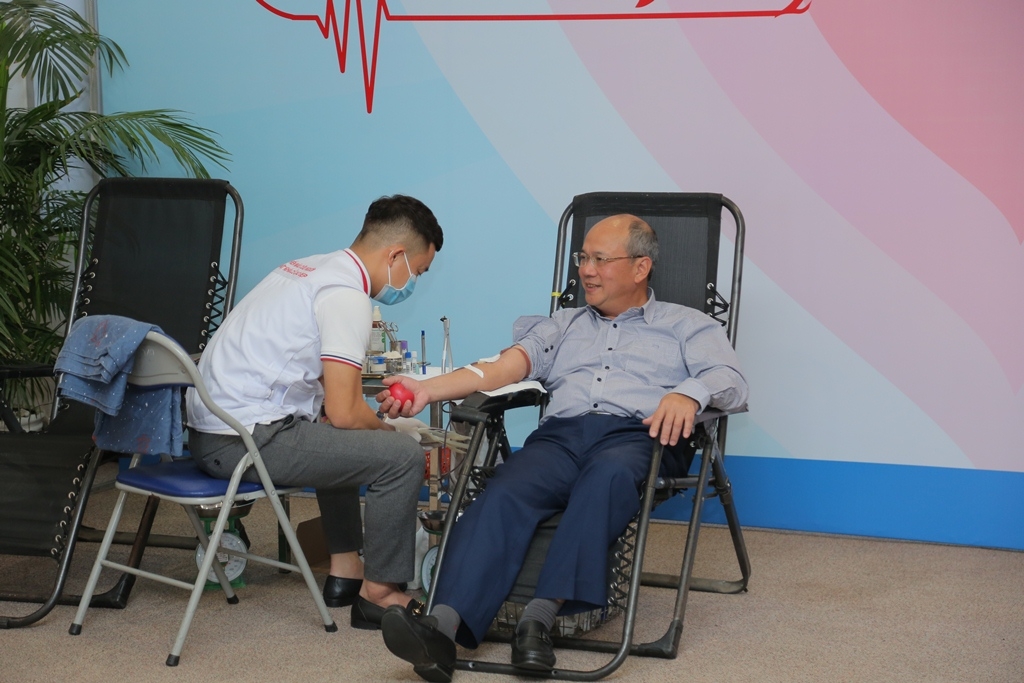 Chủ tịch HĐTV Petrovietnam Hoàng Quốc Vượng kêu gọi toàn thể người lao động Dầu khí tham gia hiến máu