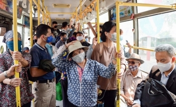 Hà Nội dừng giãn cách hành khách trên phương tiện vận tải công cộng từ ngày 8/3