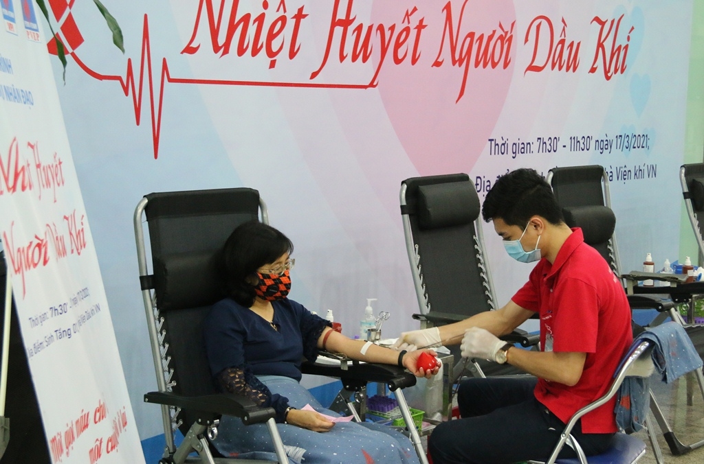 Tuổi trẻ 4 đơn vị Dầu khí tổ chức chương trình hiến máu “Nhiệt huyết người Dầu khí”
