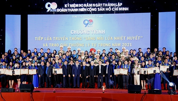 Tuyên dương 98 cán bộ Đoàn nhận giải thưởng Lý Tự Trọng 2021