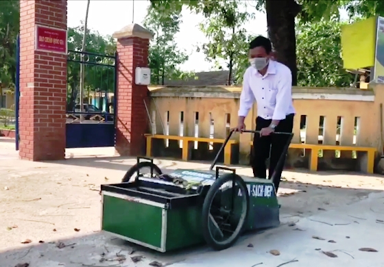 Xe quét và thu gom rác của thầy giáo xứ Huế
