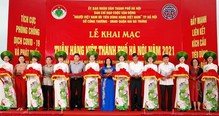 Hơn 100 gian hàng tham gia Tuần hàng Việt tại công viên Thống Nhất