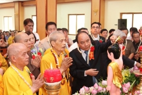 Cả nước đón mừng Đại lễ Phật đản 2013