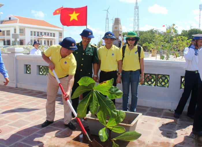 cong doan dau khi tham tang qua quan dan dao truong sa