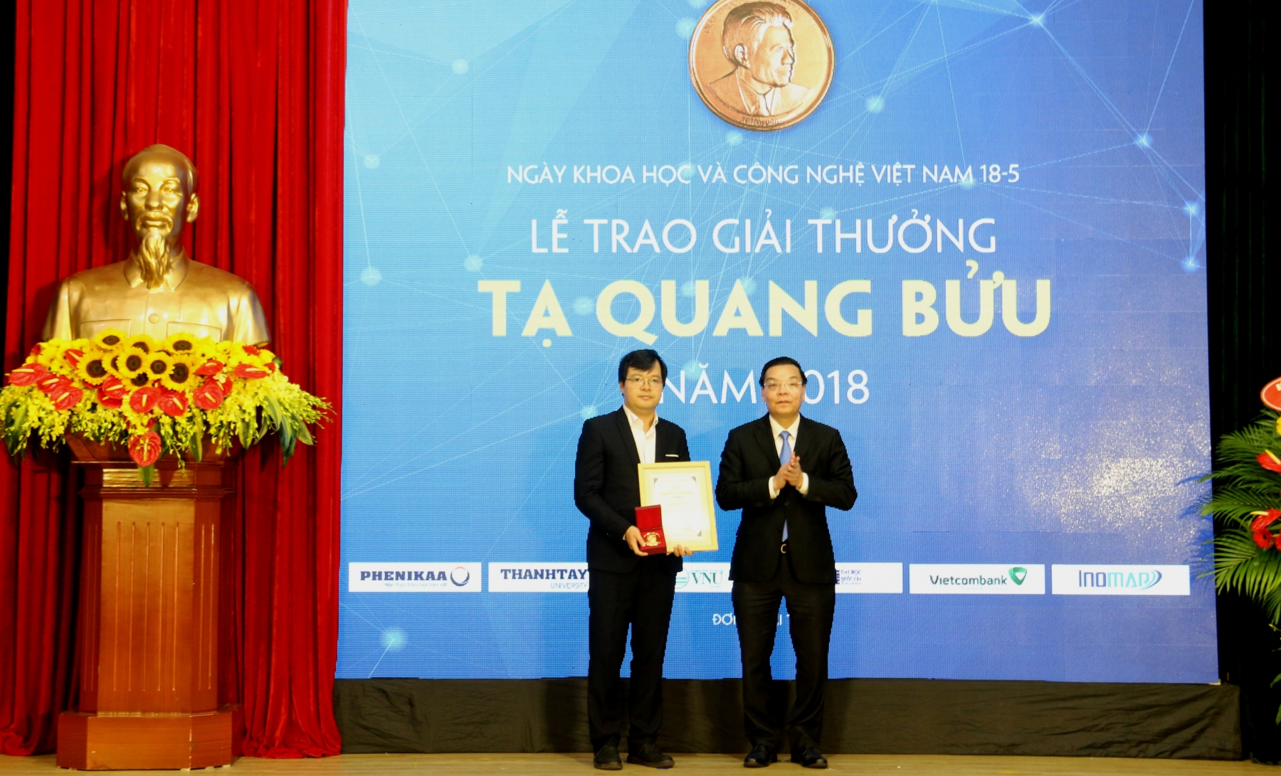 vinh danh 3 nha khoa hoc xuat sac dat giai thuong ta quang buu nam 2018