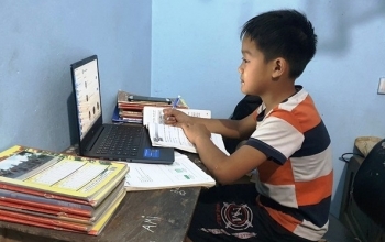 Học sinh Vĩnh Phúc làm bài kiểm tra học kỳ II bằng hình thức trực tuyến