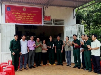 Bàn giao 2 nhà "Nghĩa tình đồng đội" tại Đắk Nông