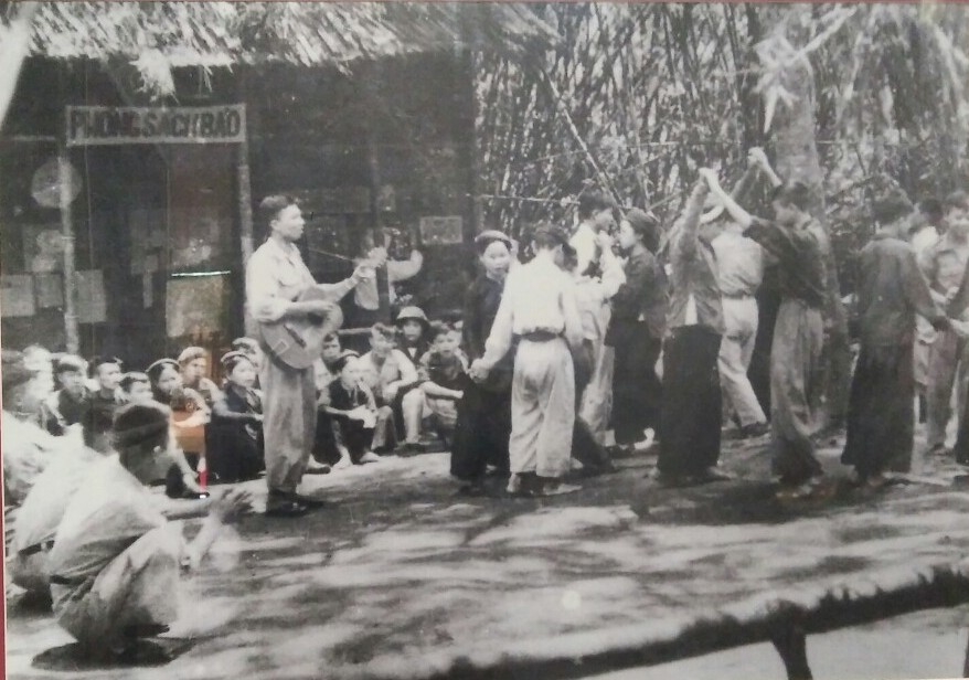 chiem nguong hien vat van hoc nghe thuat trong khang chien 1945 1954