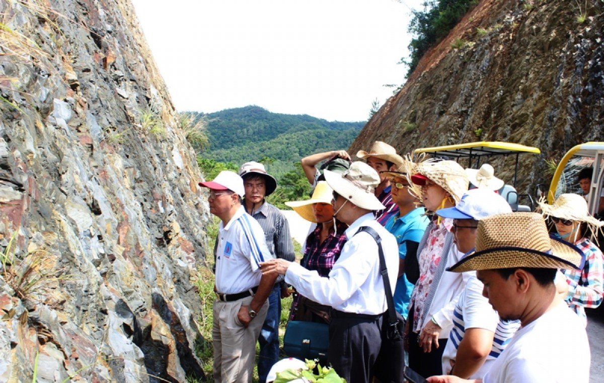 Hội Dầu khí Việt Nam khảo sát thực địa tại đảo Cô Tô