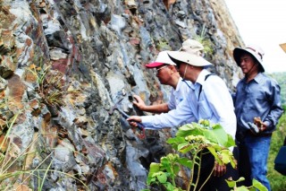 Hội Dầu khí Việt Nam khảo sát thực địa tại đảo Cô Tô
