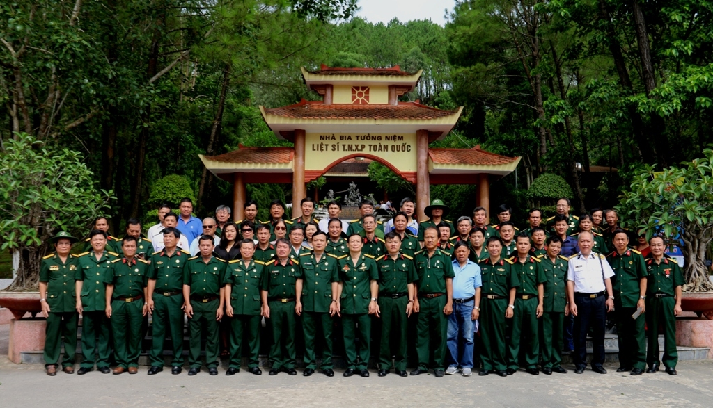 hoi ccb tap doan ve tham di tich nga ba dong loc