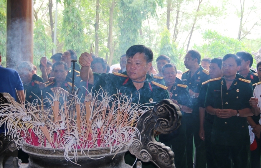 Hội CCB Tập đoàn về thăm di tích Ngã ba Đồng Lộc